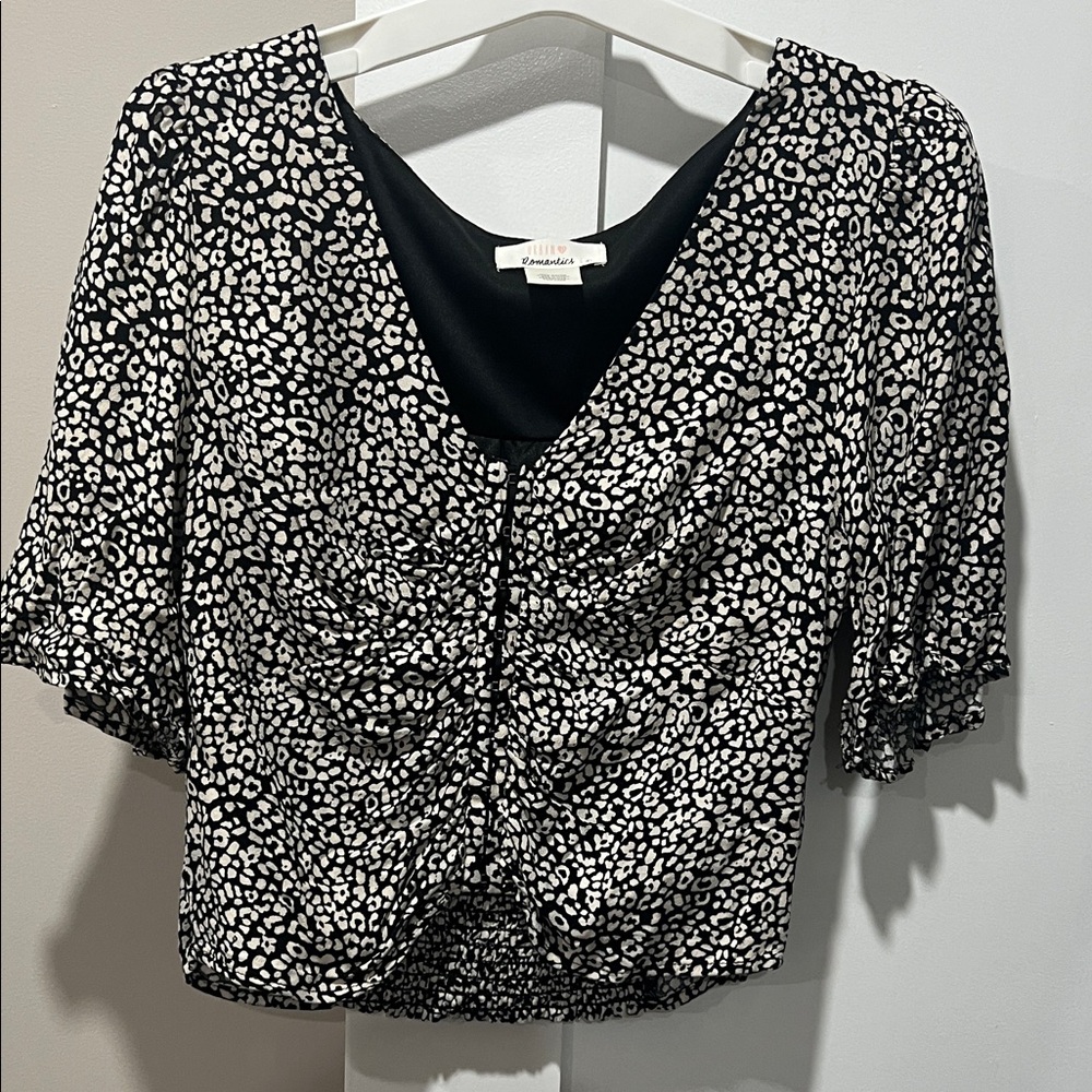 Black and White Patterned Blouse L